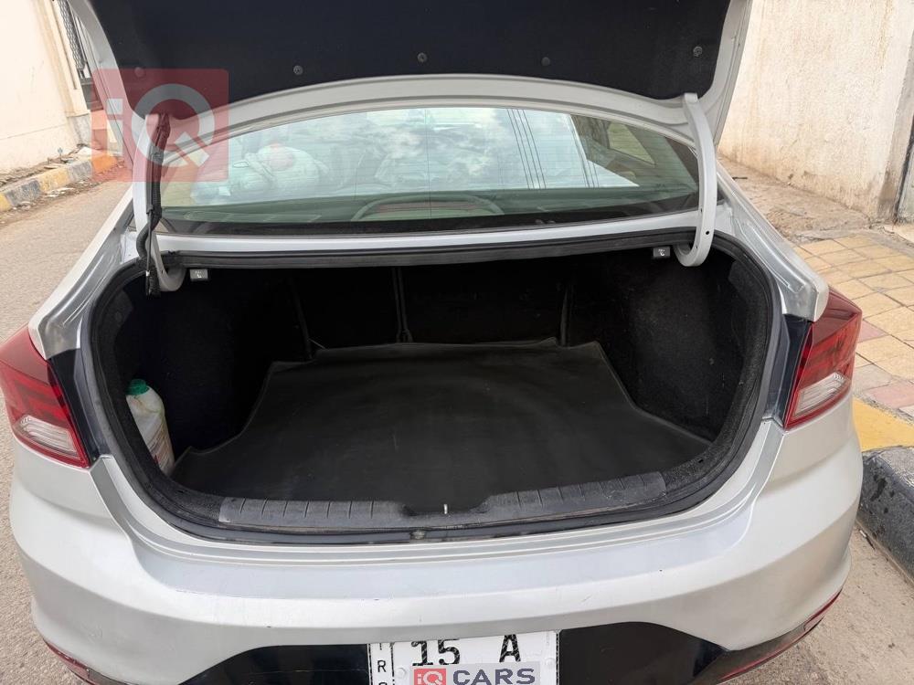 هيونداي النترا